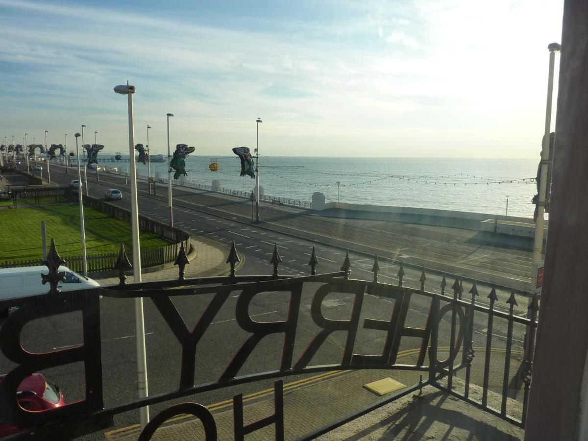 Cherry Blossom Inn Blackpool Extérieur photo
